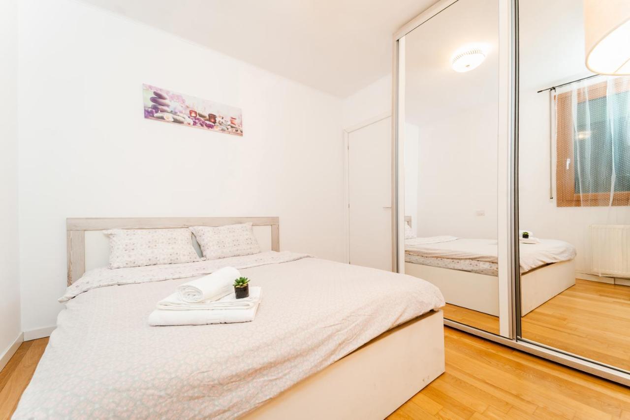 Central 700 Square Fructus Plaza - Eva Apartment Timisoara Exterior photo